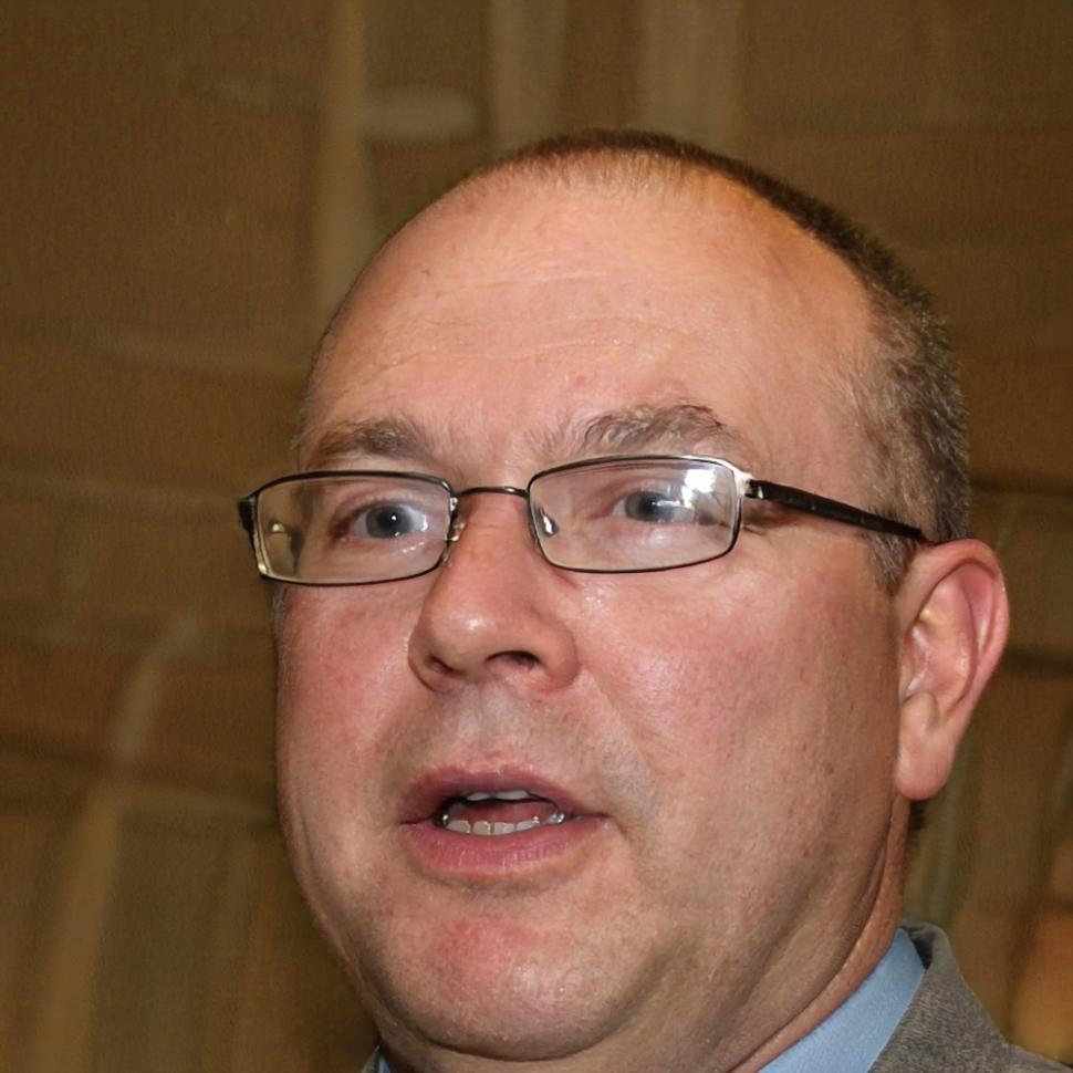 Roberto Silva, Especialista en Educación Financiera